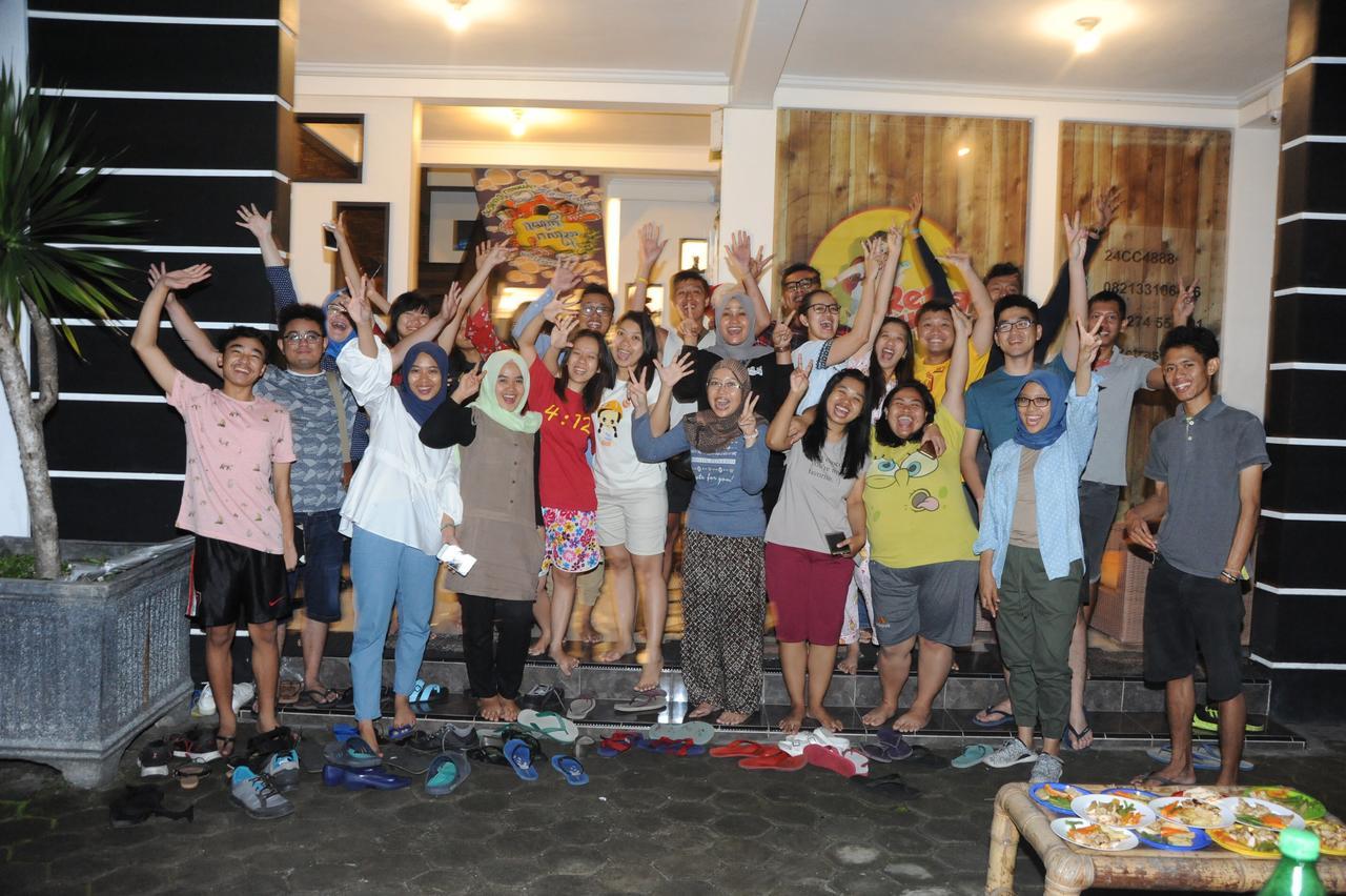 Retra'S Hostel Kejayan Ngoại thất bức ảnh